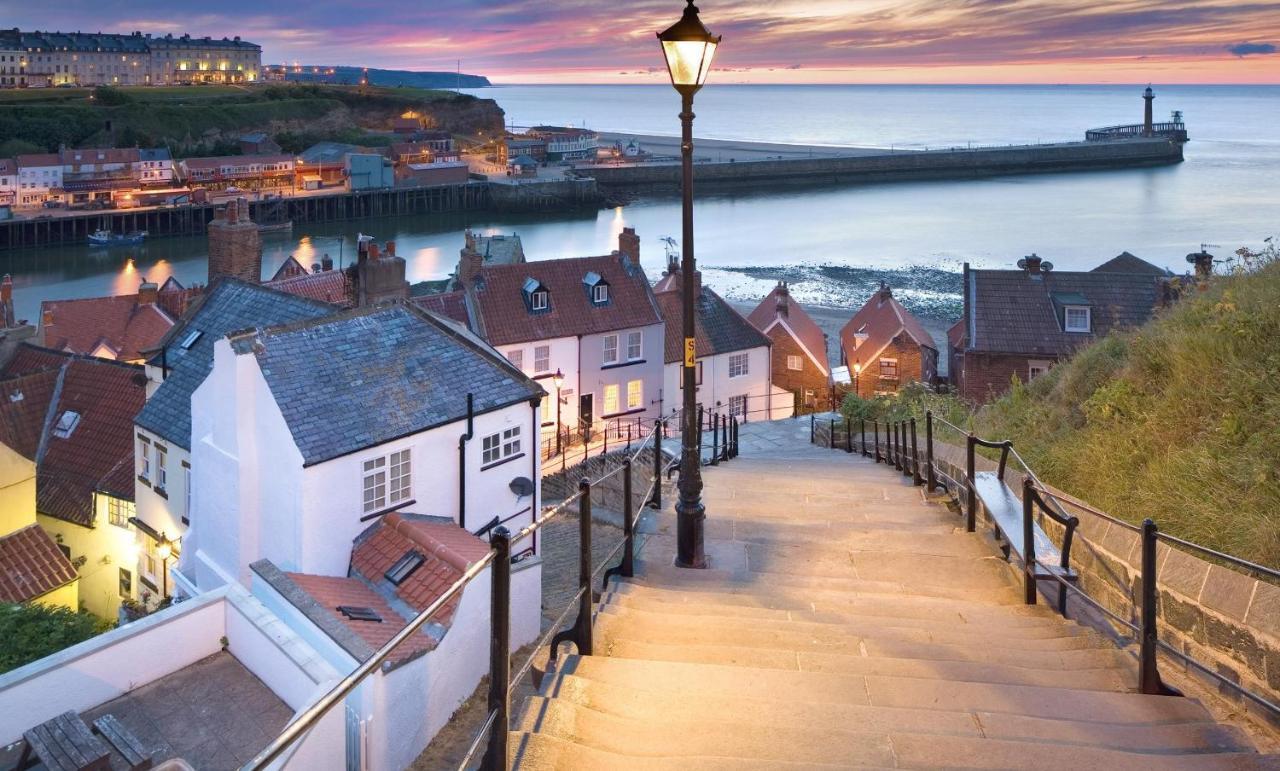 Stowaways Loft Apartamento Whitby Exterior foto